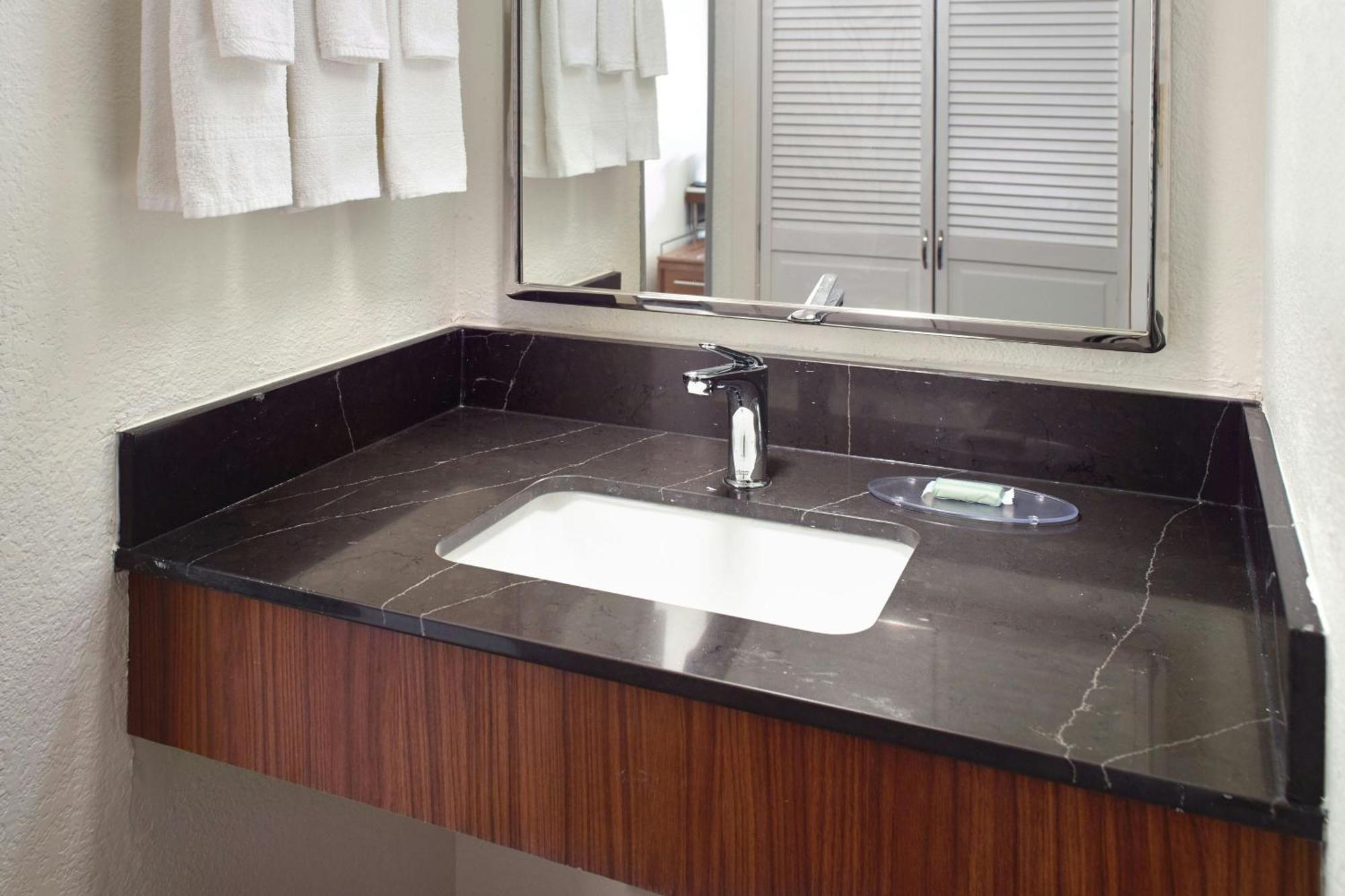 Courtyard By Marriott Myrtle Beach Broadway Екстер'єр фото